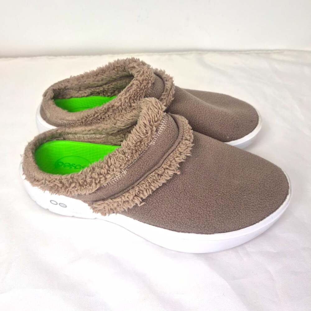 Oofos Oocoozie Fleece Fuzzy Recovery Slip On Mule sz 10